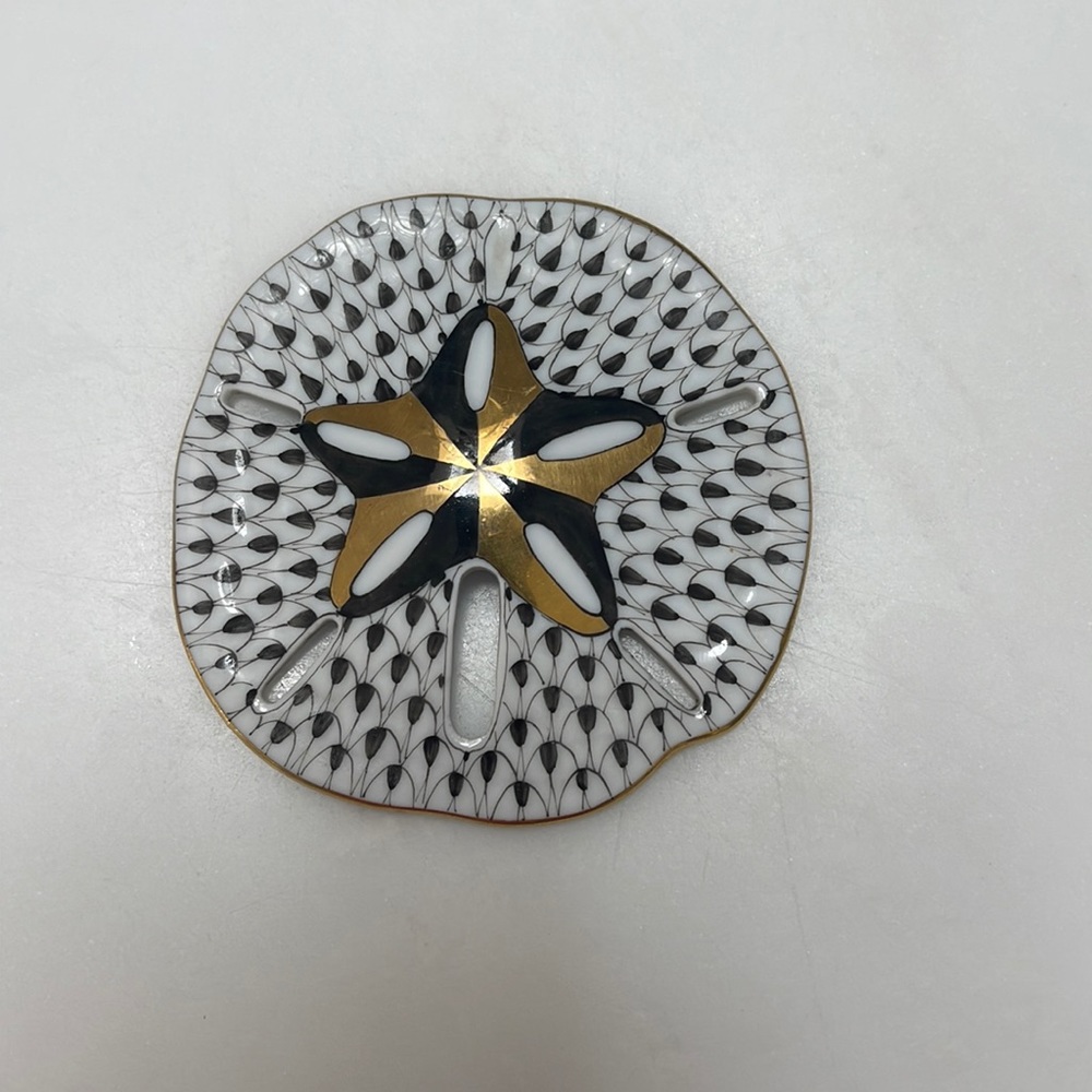 Herend Sand dollar figurine